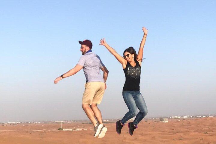 Dubai Vormittag 4 Stunden Safari Sharing Jeep Sand Boarding & Camle Ride