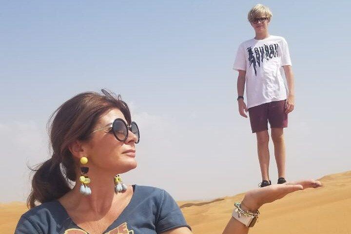 Dubai Vormittag 4 Stunden Safari Sharing Jeep Sand Boarding & Camle Ride