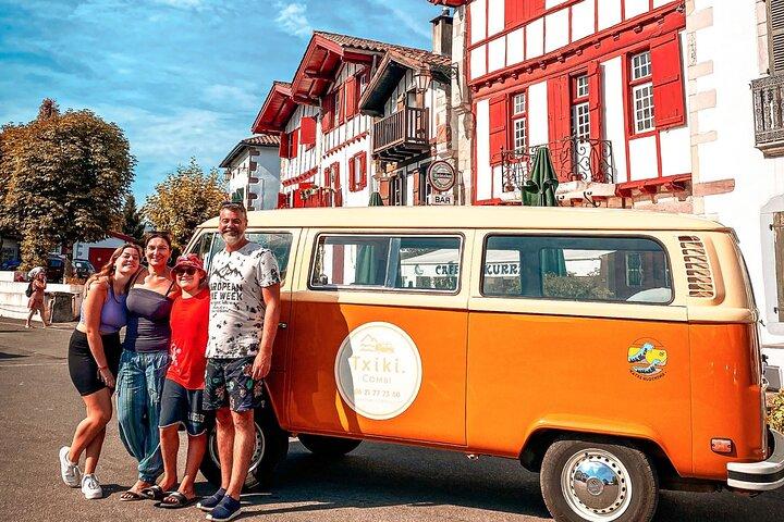 Excursão privada de um dia ao País Basco Francês em um VW Combi