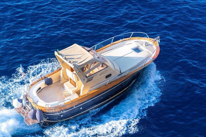 Cruzeiro Privado de Dia Inteiro pela Costa Amalfitana saindo de Positano ou Praiano