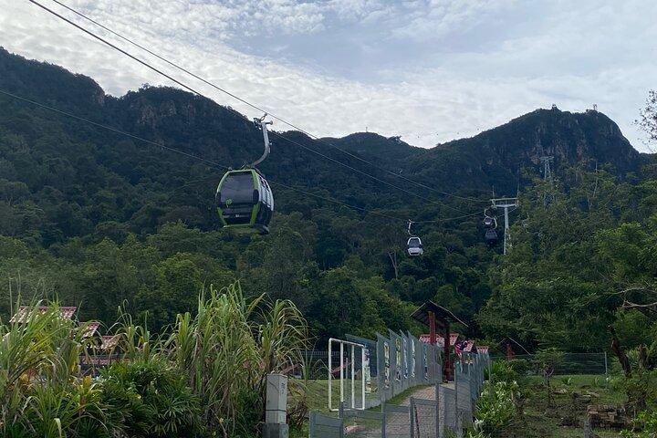 Teleférico de Langkawi, SkyBridge e praia com tour privado