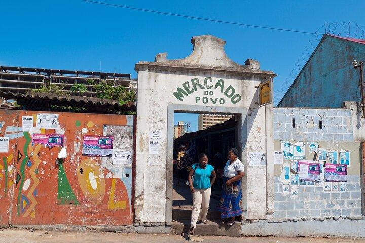 Maputo's Marvels: A Vibrant Walking Exploration
