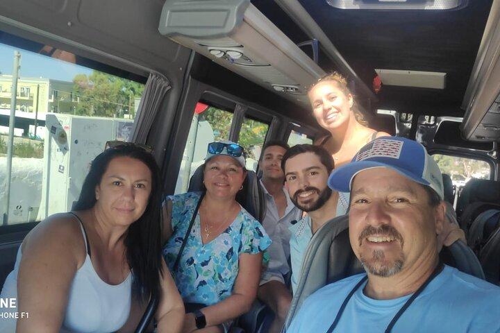 Tour privato personalizzato per Santorini 5 - 6 ore