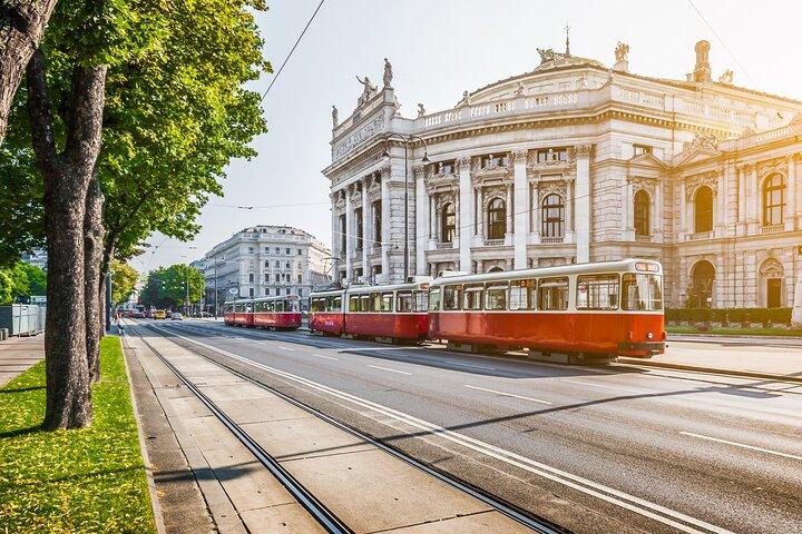 Praga a Viena - Transfer privado com 2 horas de turismo