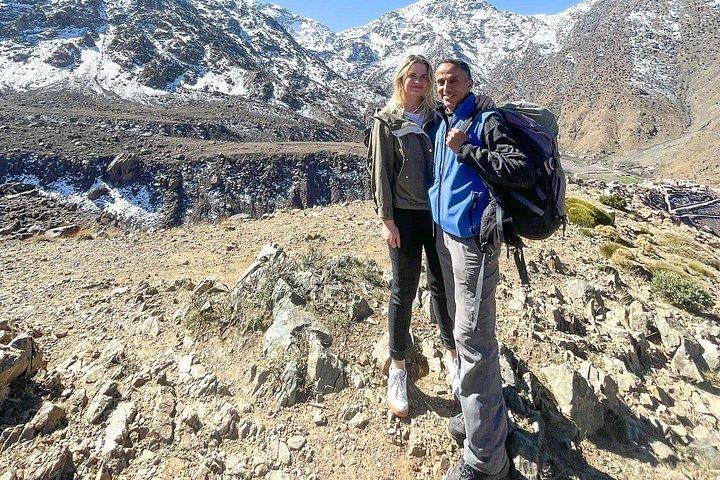 マラケシュからイムリルへ:昼食付きアトラス山脈の美しさの日帰り旅行