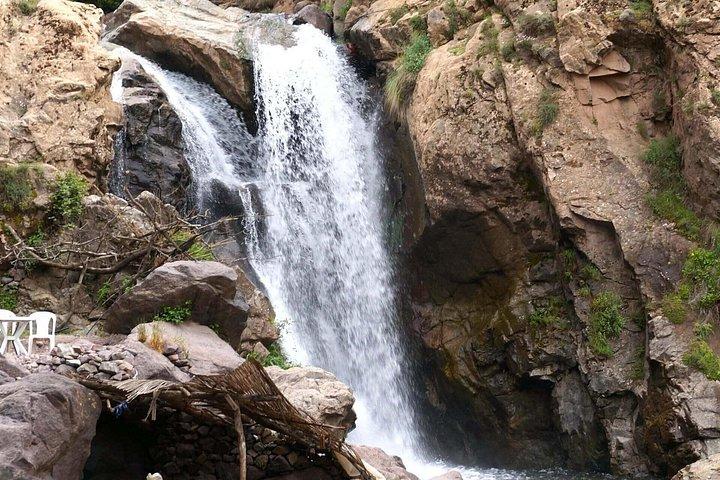 マラケシュからイムリルへ:昼食付きアトラス山脈の美しさの日帰り旅行