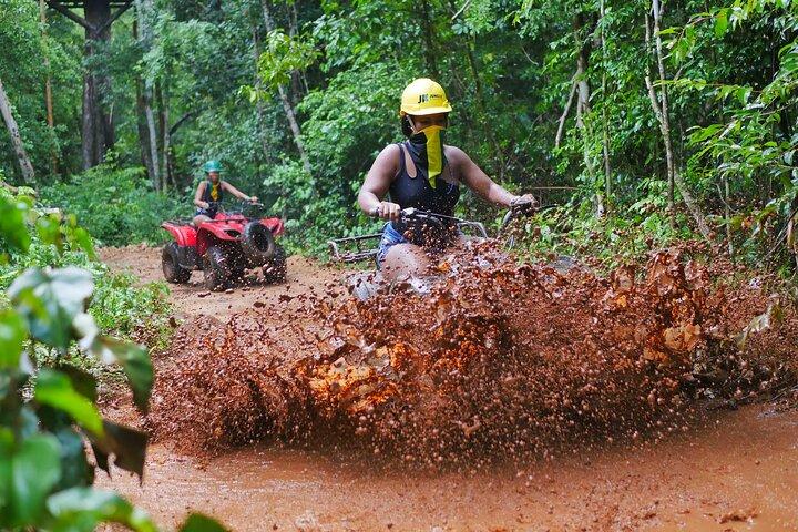 Aventura de ATV y Tirolesa y Cenote con comida incluida en Cancún