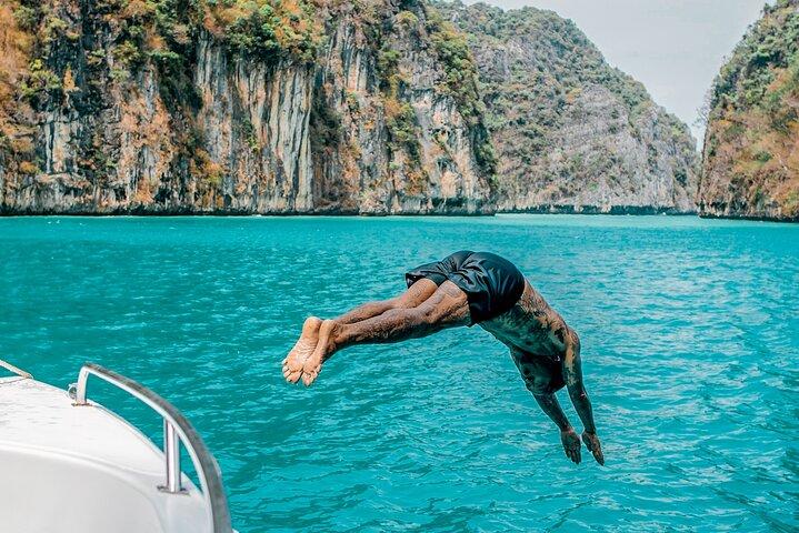 Phuket: James Bonds, Naka Islands com almoço e canoa na caverna do mar