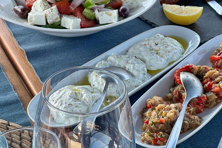 アテネの水上レストラン：ギリシャ風のセイル＆テイスティング