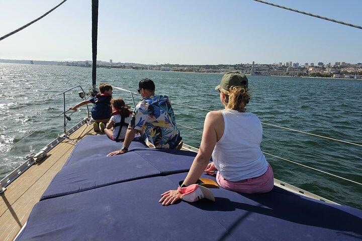Lisbon: Private Sailboat Cruise along Tagus River
