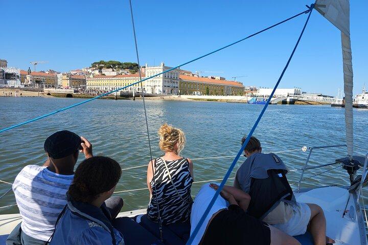 Lisbon: Private Sailboat Cruise along Tagus River