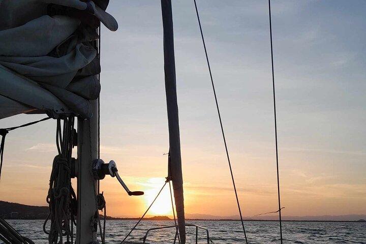 Townsville Sunset Sail Cruise Boat Tour Charter Hire Segeluthyrning