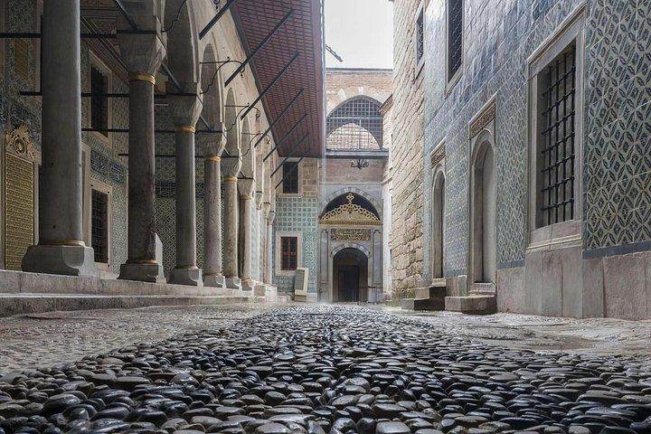 Private Full Day Historical Peninsula Tour with Guide
