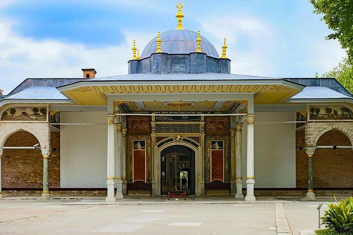 Private Full Day Historical Peninsula Tour with Guide