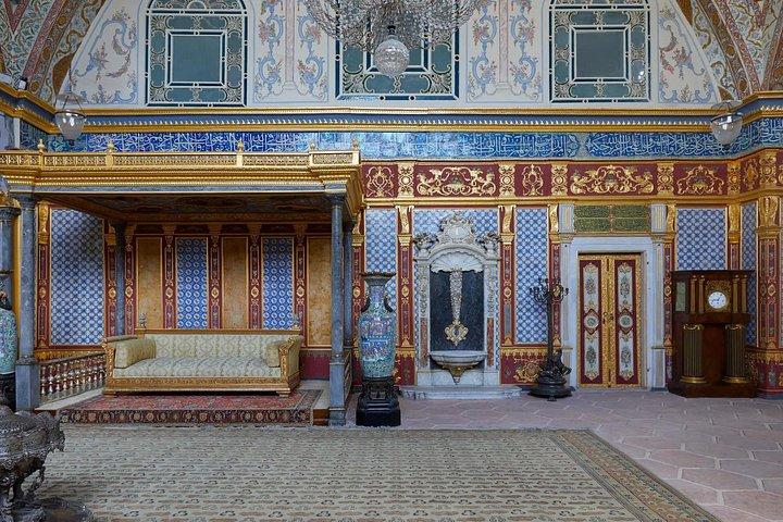 Private Full Day Historical Peninsula Tour with Guide