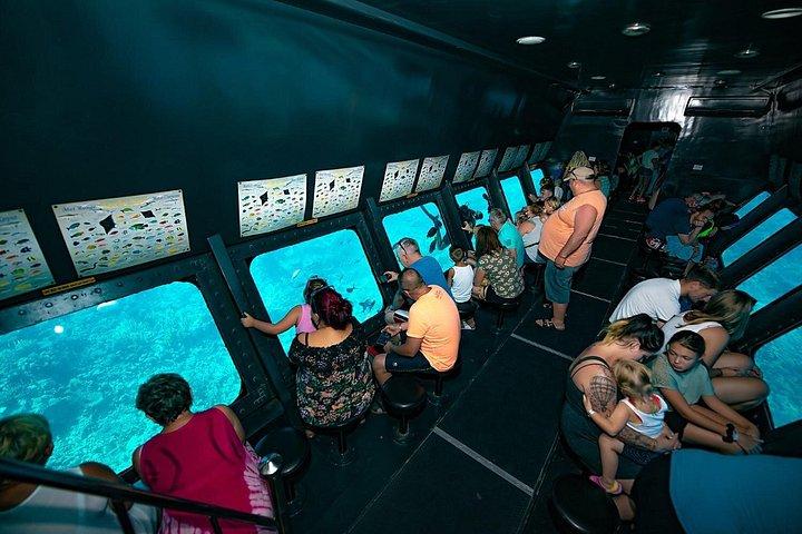 半潜水艦フルガダ1隻シュノーケリングストップ3時間ツアー