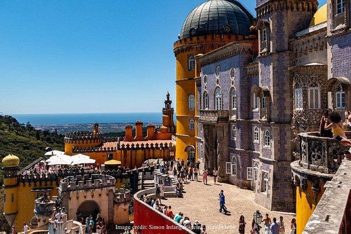 ペナ宮殿を発見する：リスボンからシントラへのプライベート日帰り旅行