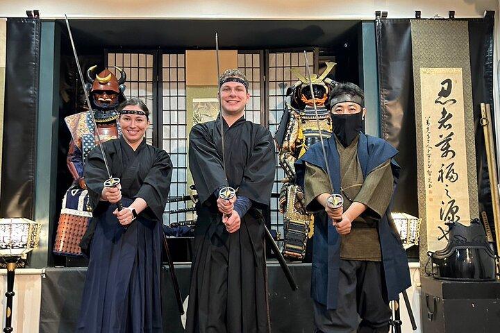 Tokyo Samurai Ninja Ritual com Suzak, chefe do clan Musashi