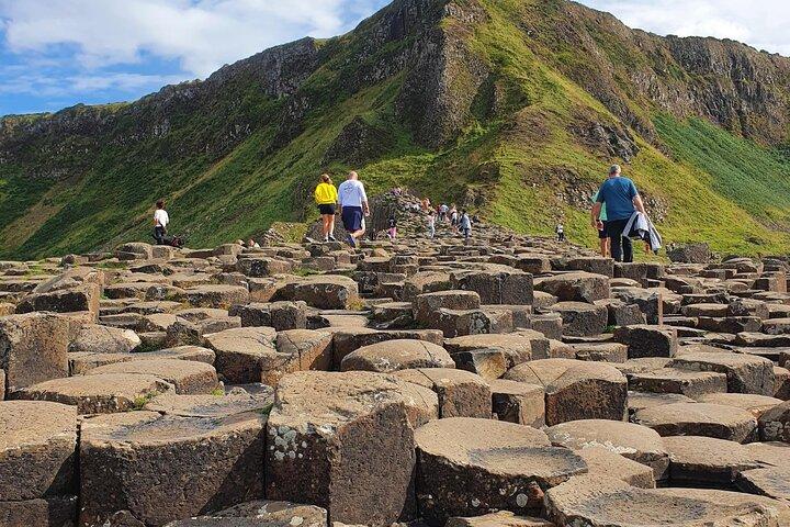 Tour privado de lujo por la Calzada de los Gigantes desde Belfast
