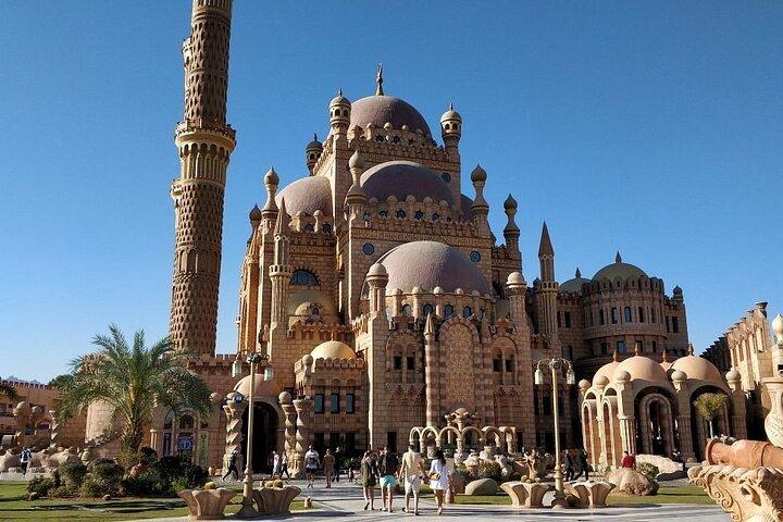 City Tour Visite a Mesquita Al Sahaba e a Praça Soho em Sharm El Sheikh