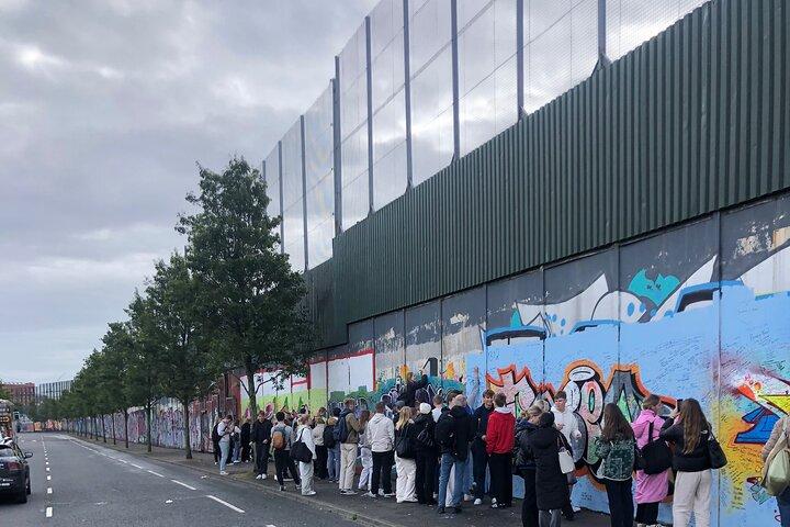 Tucks West Belfast Política & Mural Tour
