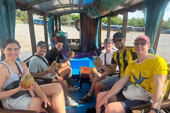 Tour di 1 giorno per piccoli gruppi nei tunnel di Cu Chi e nel delta del Mekong