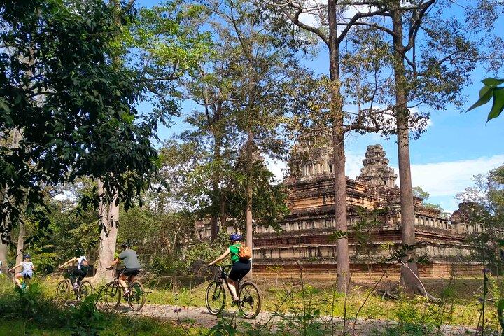 Ciclismo dos Templos de Angkor inclui almoço e lanches