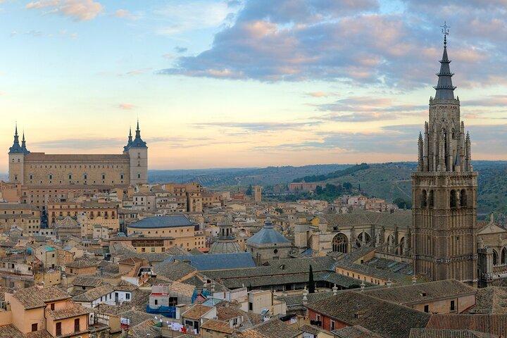 Tour de día completo a Toledo y Segovia