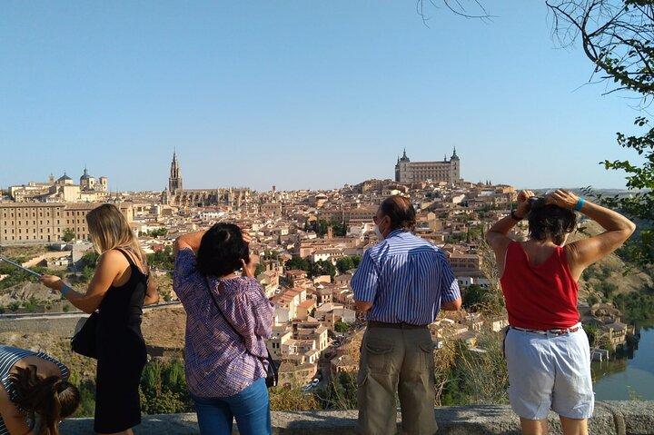Tour de día completo a Toledo y Segovia