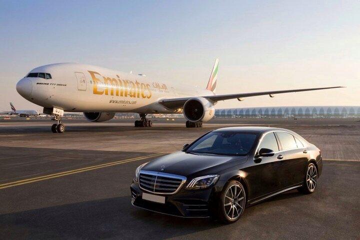 Santorin Privater Transferservice vom oder zum Flughafen