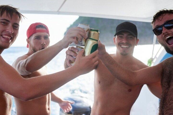 ロードス湾から湾へのスイムクルーズ - ワイン付きギリシャ料理ビュッフェ