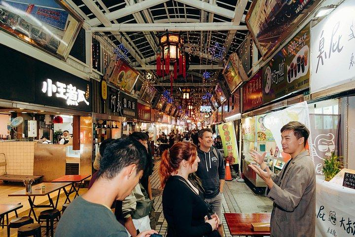 台北グルメ ツアー : 夜市とコンビニエンス ストア (食事込み)