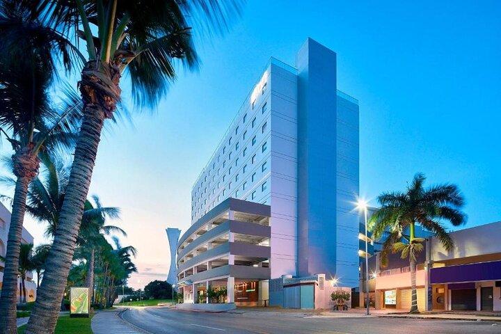 Aéroport de Cancún et navette privée Aloft Cancún