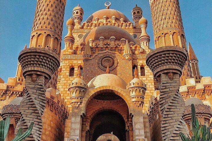 City Tour Visite a Mesquita Al Sahaba e a Praça Soho em Sharm El Sheikh