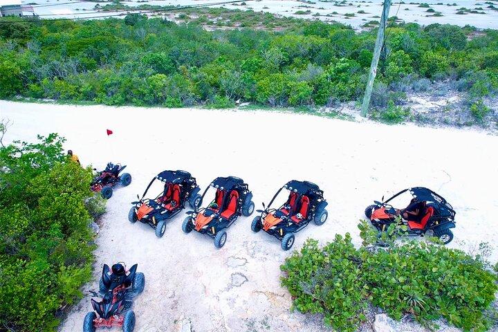 ATVとUTVプラス砂丘バギー島エクスカーション（プロビデンシアレス）