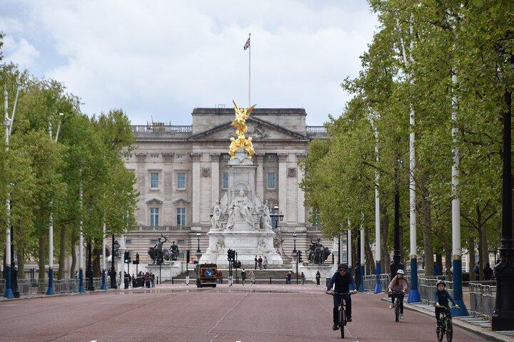 London Highlights Sightseeing Tour By London Black Cab.
