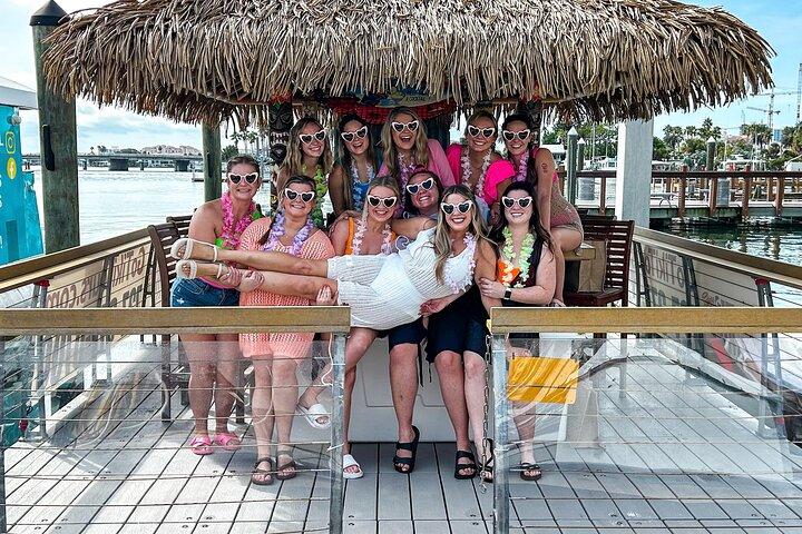 Go Tiki Tours Tampa「#1 フローティング ティキ ボート」船内トイレ