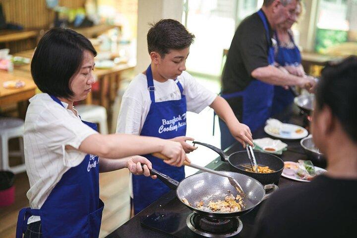 Thai Cooking Class Bangkok : Kies 5 gerechten + Markttour