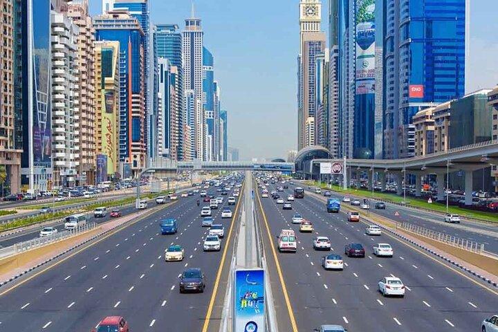 Dubai-Stadtrundfahrt ab Abu Dhabi mit englischem Reiseführer