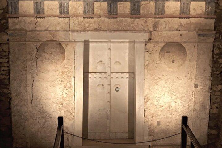 Excursion d'une journée aux tombeaux royaux d'Aigai et au musée de Pella avec prise en charge