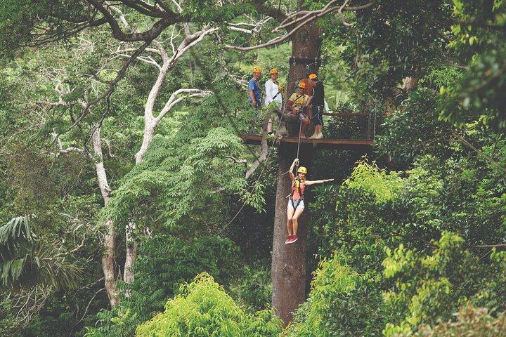 Volo Hanuman Zipline & Abseil Adventure con trasferimento in hotel