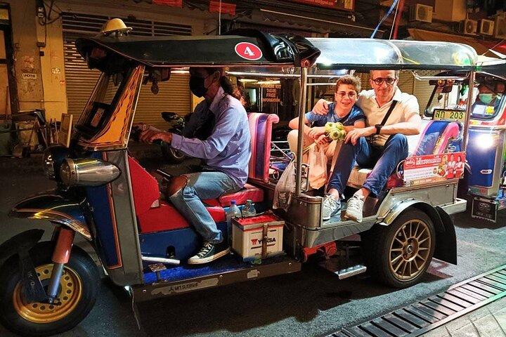 Private Tuk Tuk Night Adventure com jantar