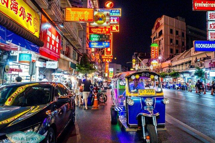 Private Tuk Tuk Night Adventure com jantar