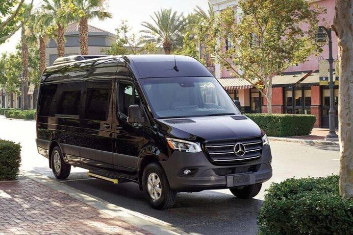 Transfert privé à l'arrivée: aéroport de Bromma BMA à la ville de Stockholm en minibus