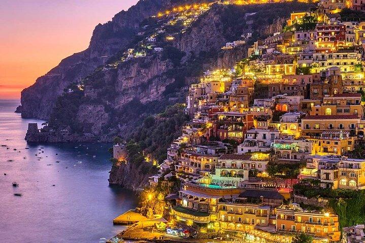 Transferência de Positano para Nápoles com parada de 1 hora em Pompéia ou Herculano