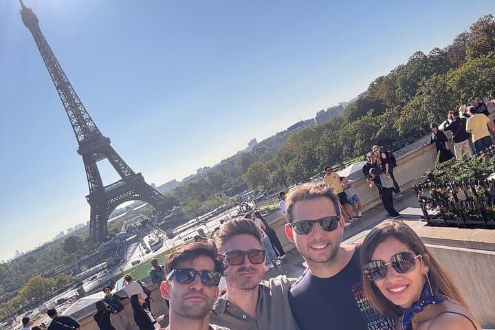 Private 4-hour city tour of Paris with driver and official guide