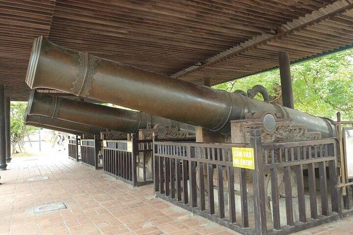 Tour privato di un'intera giornata della città imperiale di Hue dal porto di Chan May
