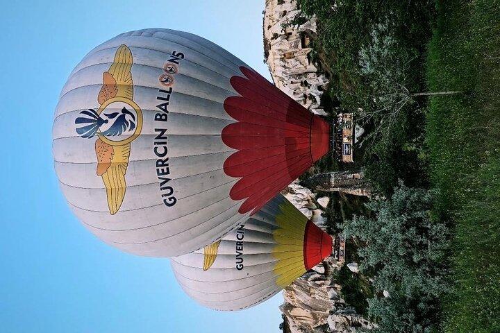 Goreme/Cappadocia Sunrise Hot Air Balloon Flight with Pickup