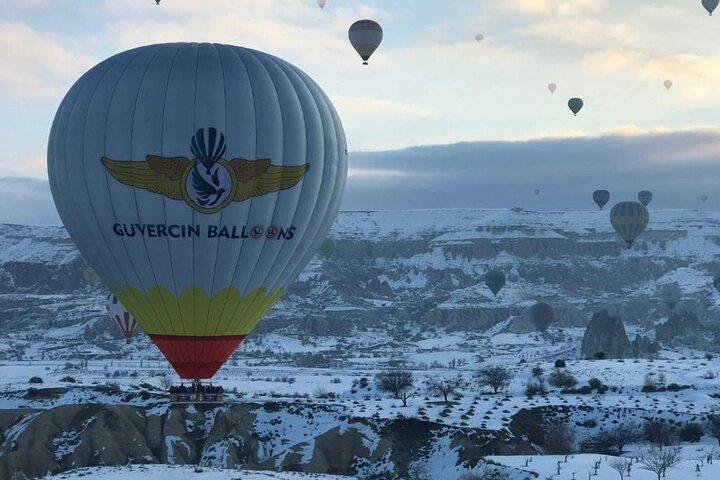 Goreme/Cappadocia Sunrise Hot Air Balloon Flight with Pickup