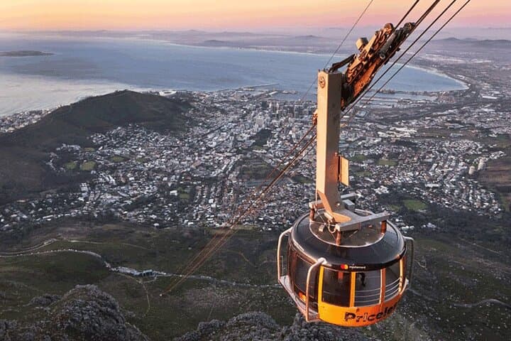 Table Mountain and Guided City Sightseeing Day Tour in Cape Town